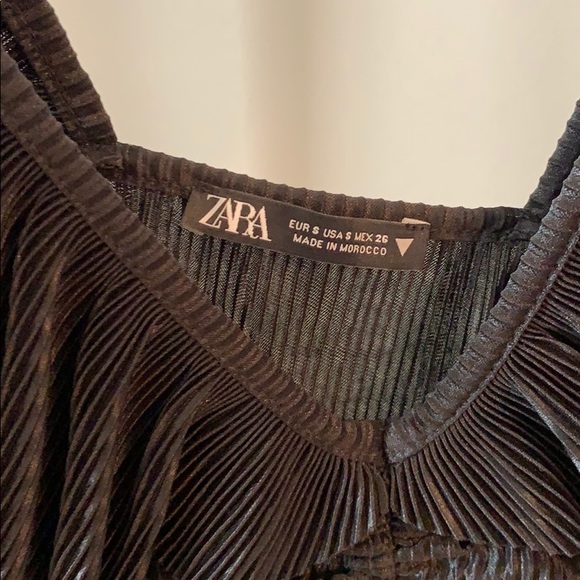 Zara pleated black crop top - Picture 3 of 3